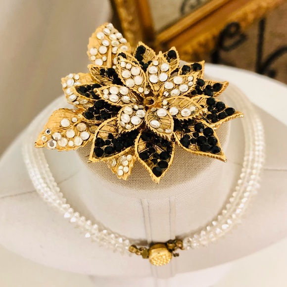 Vintage Deco Clear Crystal Necklace & Rhinestone Flower Brooch - Picture 4 of 10